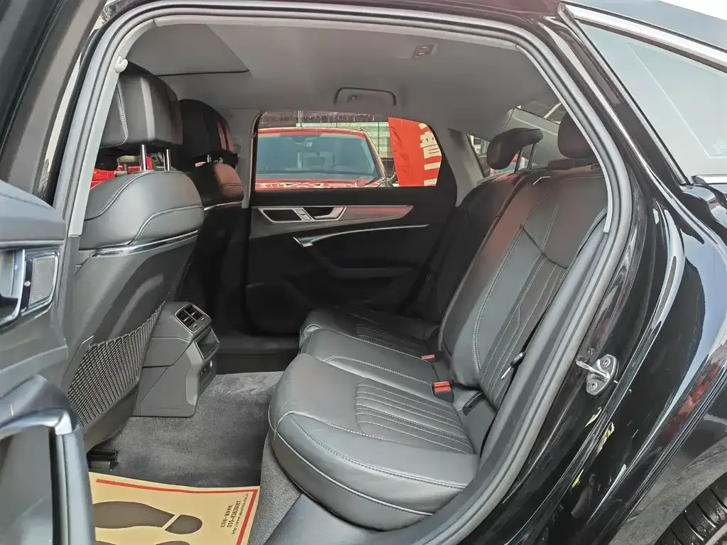 Audi A6L 2022 из CN, фото 5