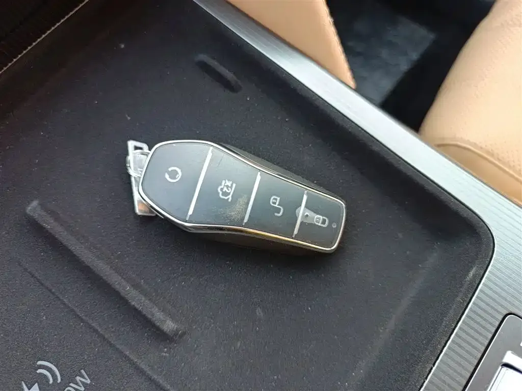 BYD L DM-i 2025 из CN, фото 8