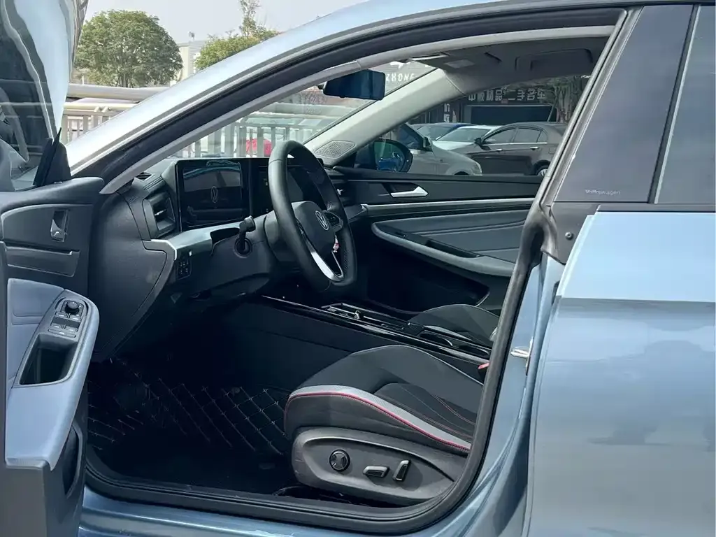 Volkswagen Lamando 2023 из CN, фото 2