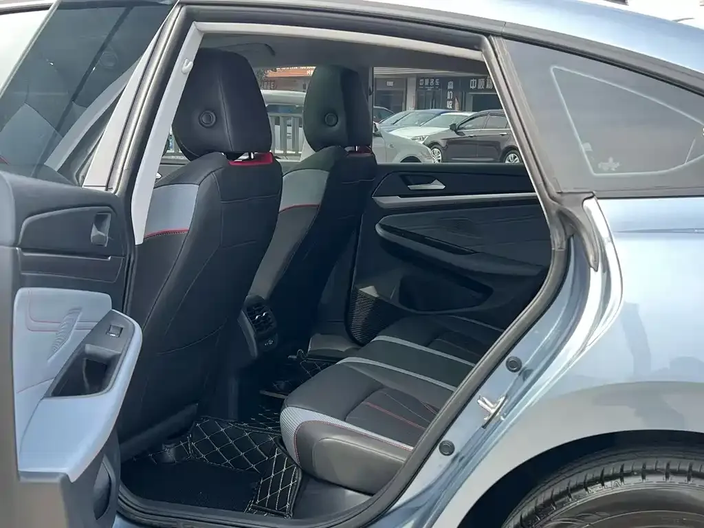 Volkswagen Lamando 2023 из CN, фото 3