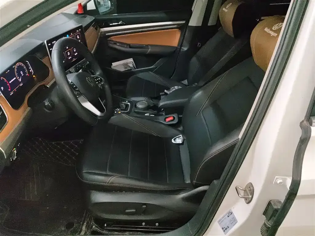 Volkswagen Bora 2023 из CN, фото 7