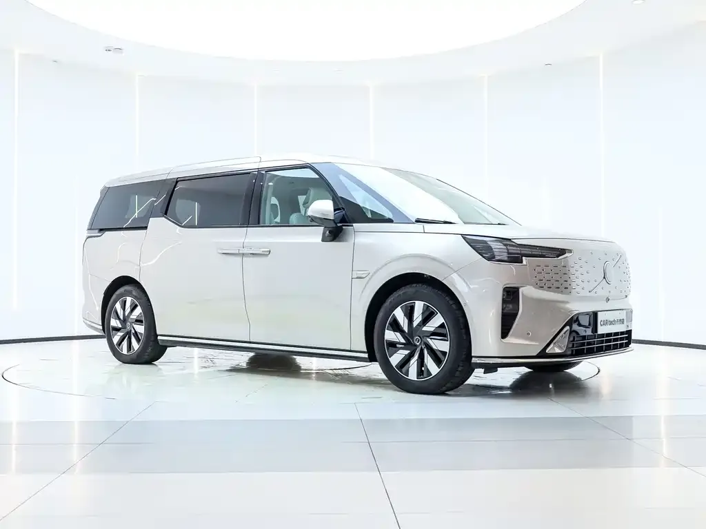 Volvo EM90 2025 из CN, фото 2