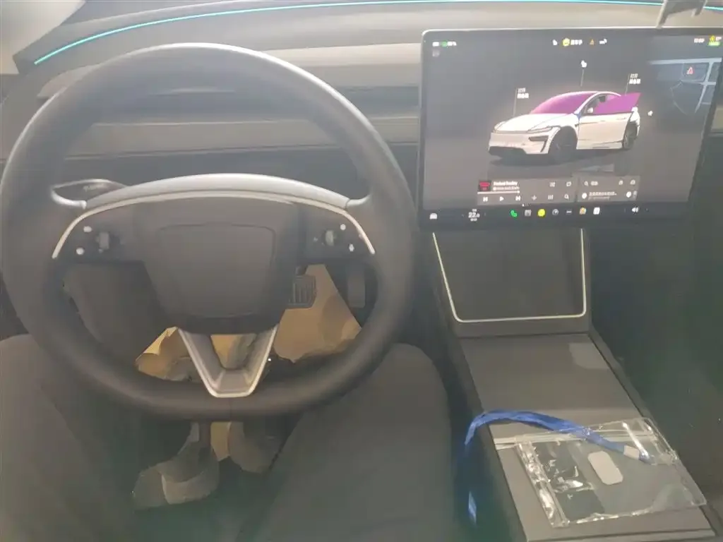 Tesla Model Y — фото 8