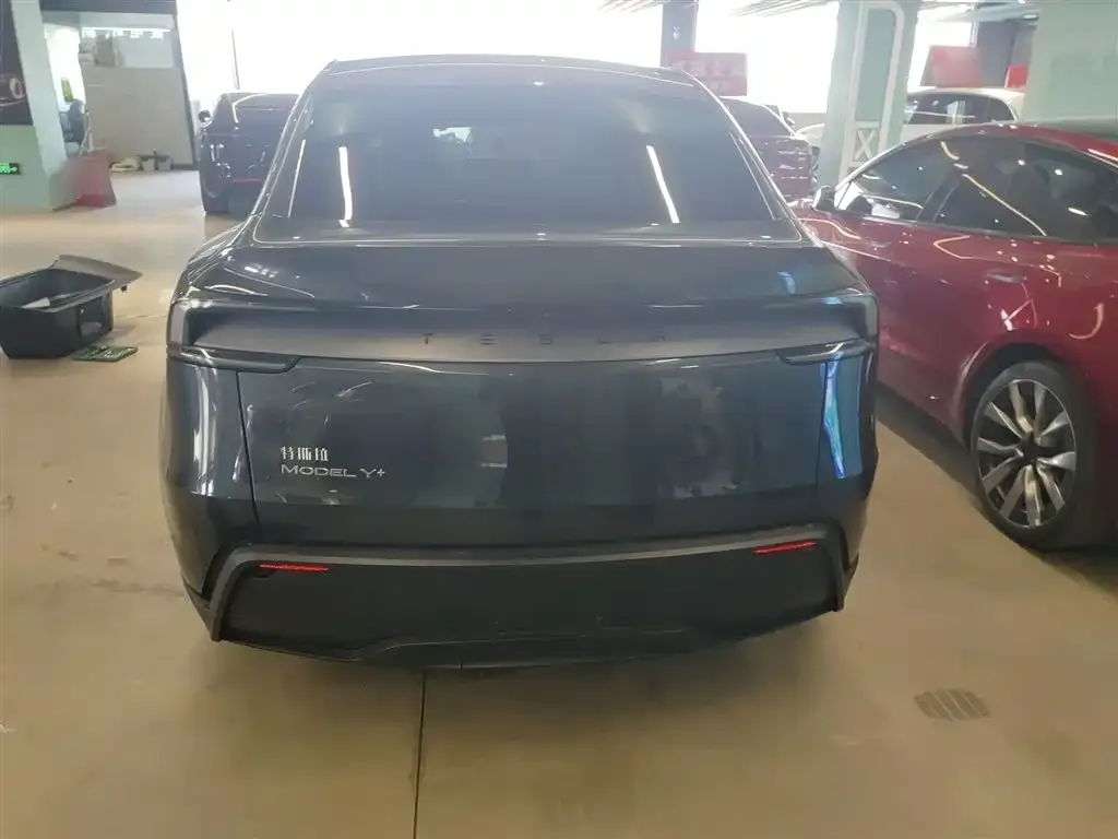 Tesla Model Y — фото 4