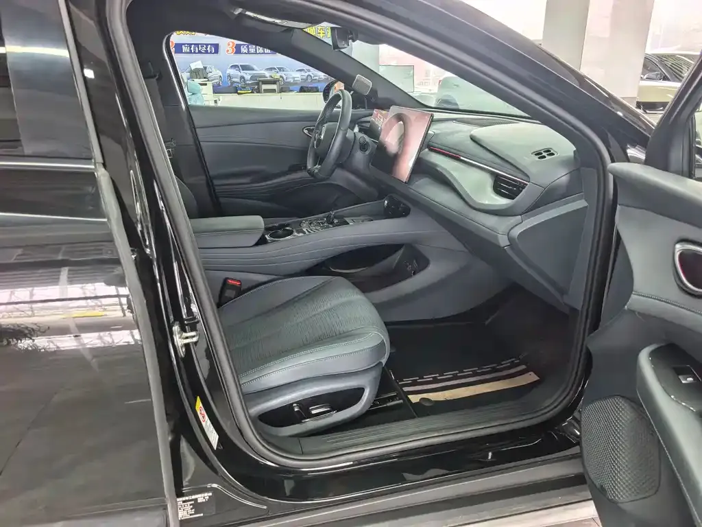 BYD Seal 06GT — фото 10