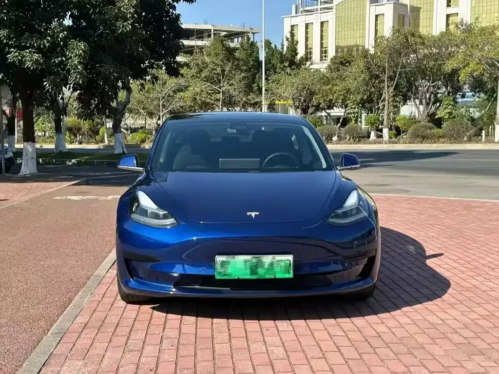 Tesla Model 3 — фото 8