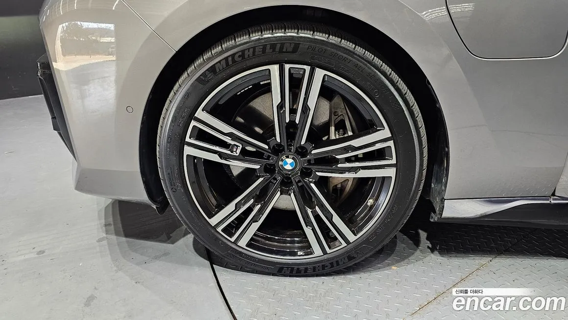 BMW 7-Series 2023 из KR, фото 2