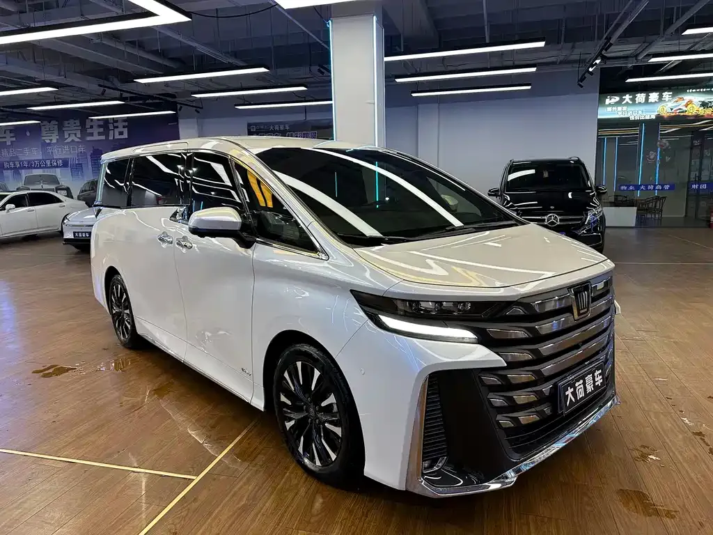 Toyota Vellfire — фото 5