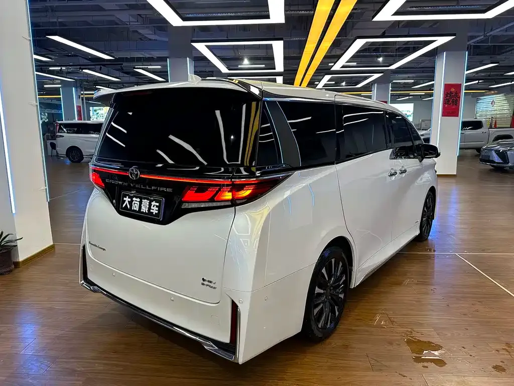 Toyota Vellfire — фото 6
