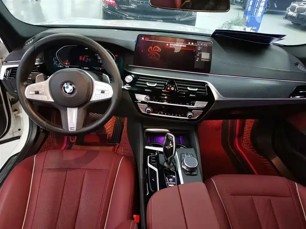 BMW 5 Series — фото 10