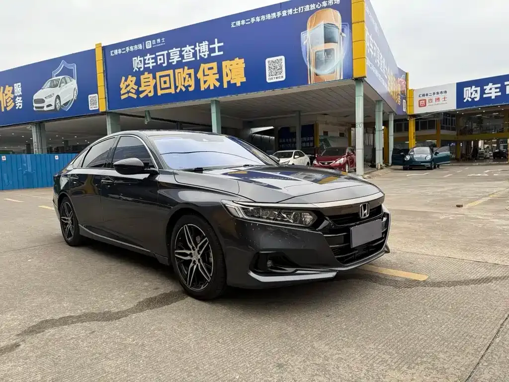 Honda Accord — фото 10