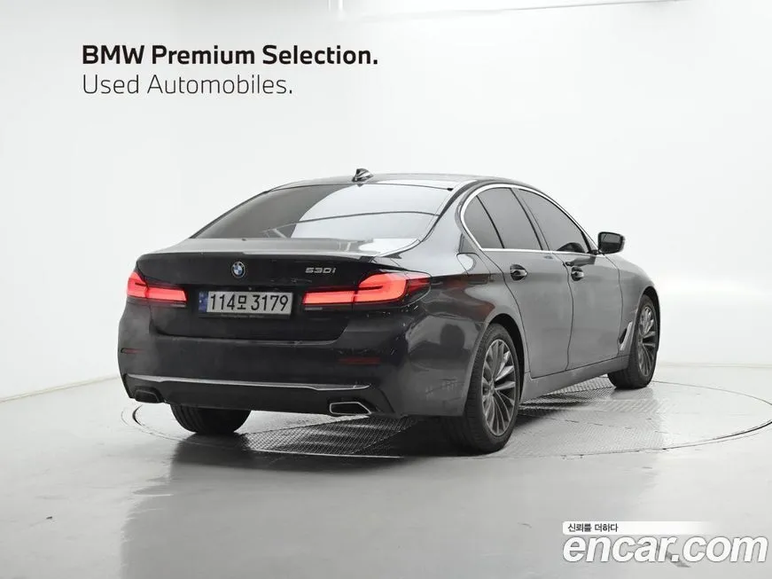 BMW 5-Series — фото 10
