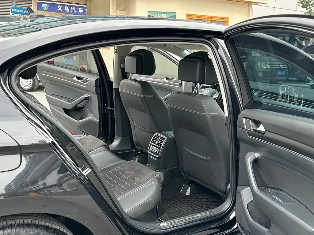 Volkswagen Magotan 2022 из CN, фото 2