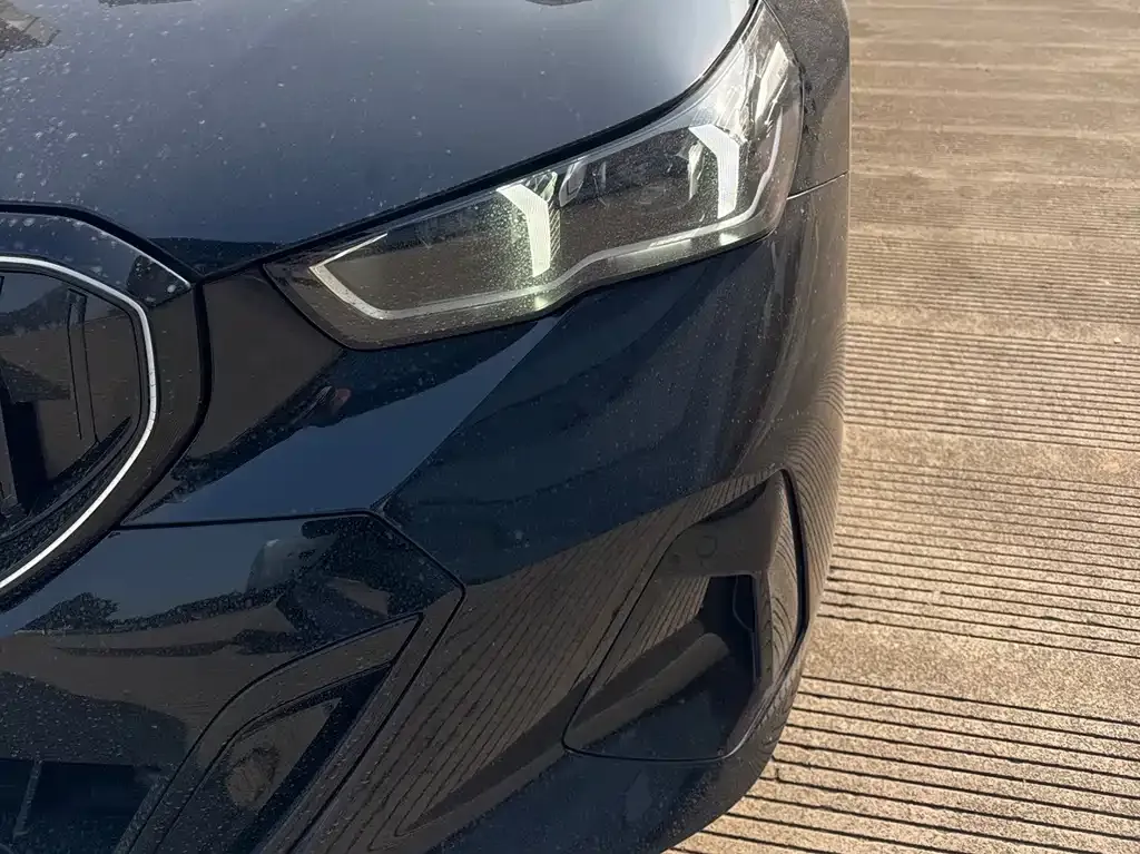 BMW 5 Series — фото 10