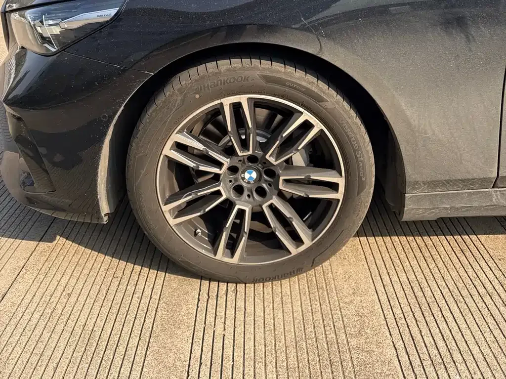 BMW 5 Series — фото 3