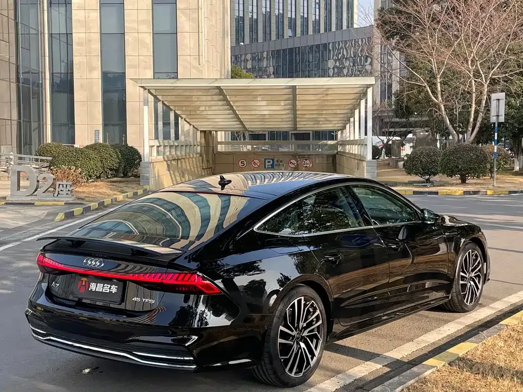 Audi A7 — фото 2