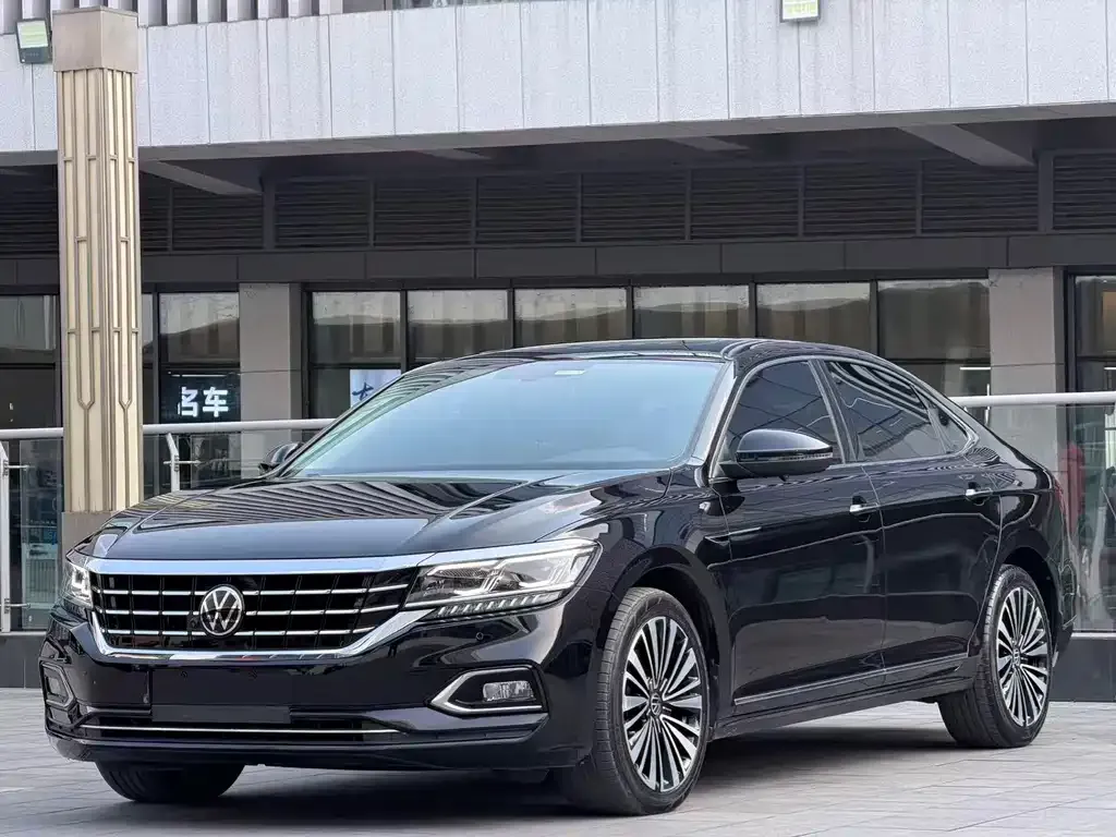 Volkswagen Passat — фото 1