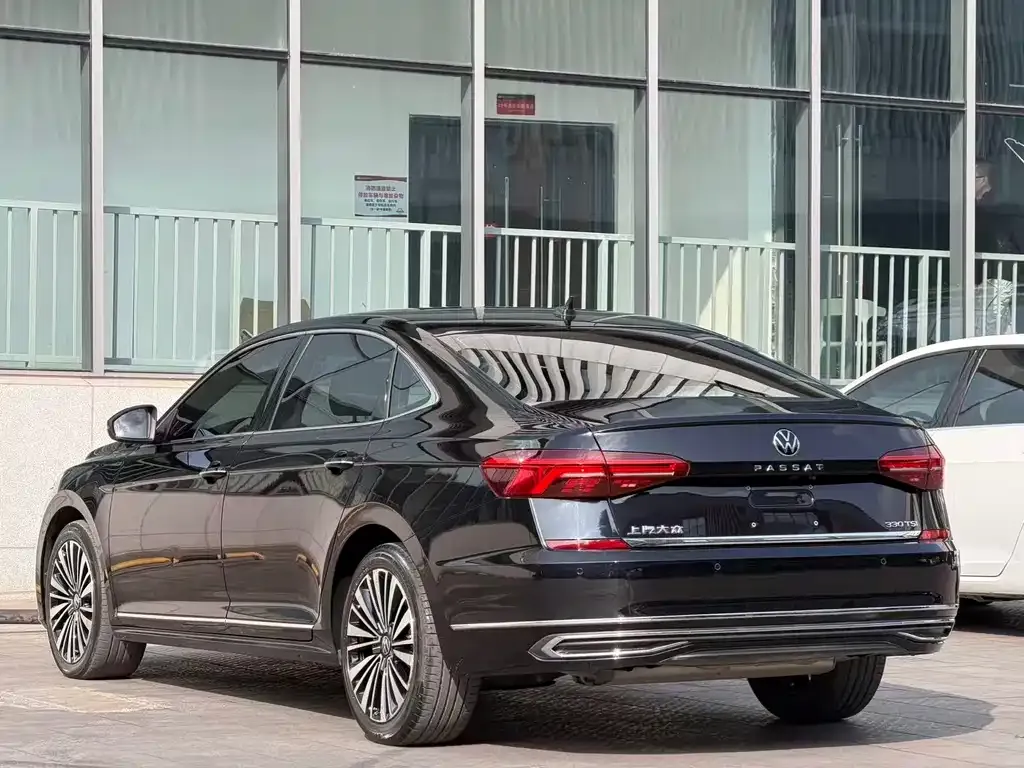 Volkswagen Passat — фото 2