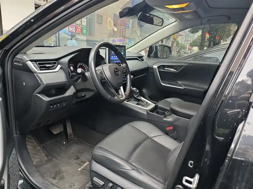 Toyota Wildlander 2022 из CN, фото 2