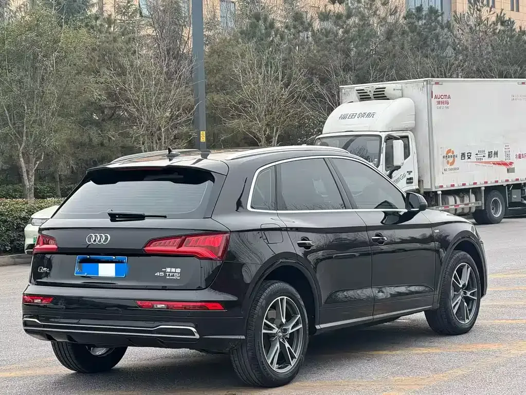 Audi Q5L — фото 4
