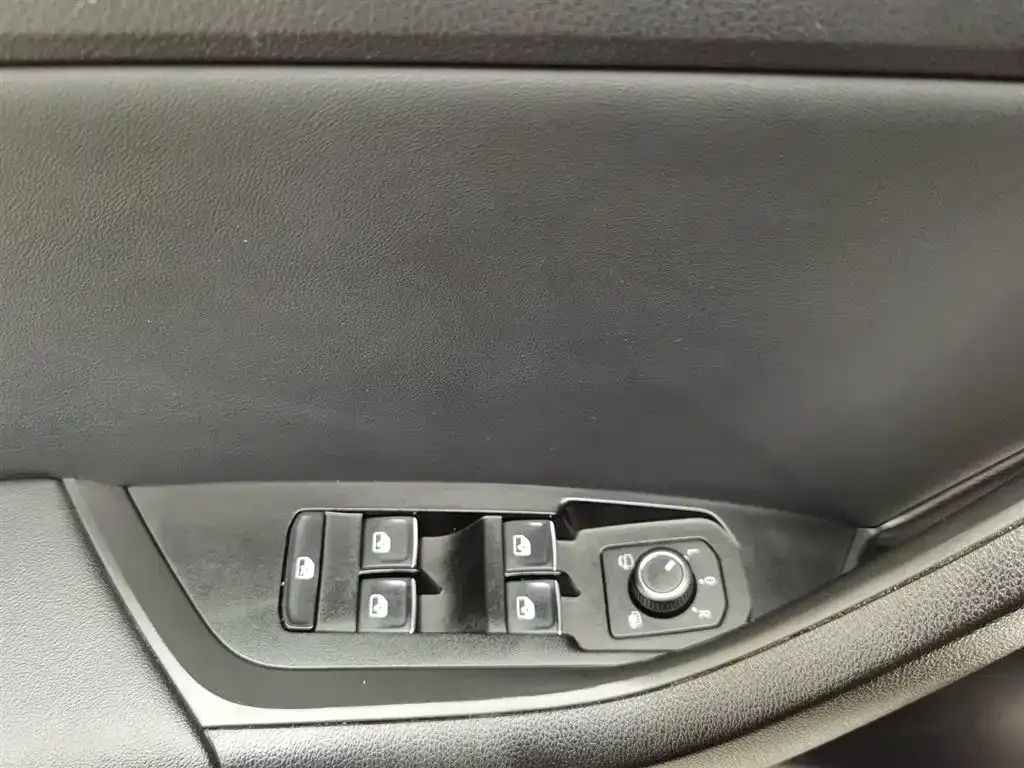 Skoda Kodiaq — фото 10