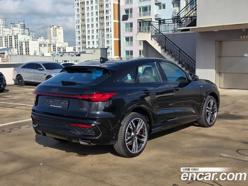 Audi Q5 2025 из KR, фото 9