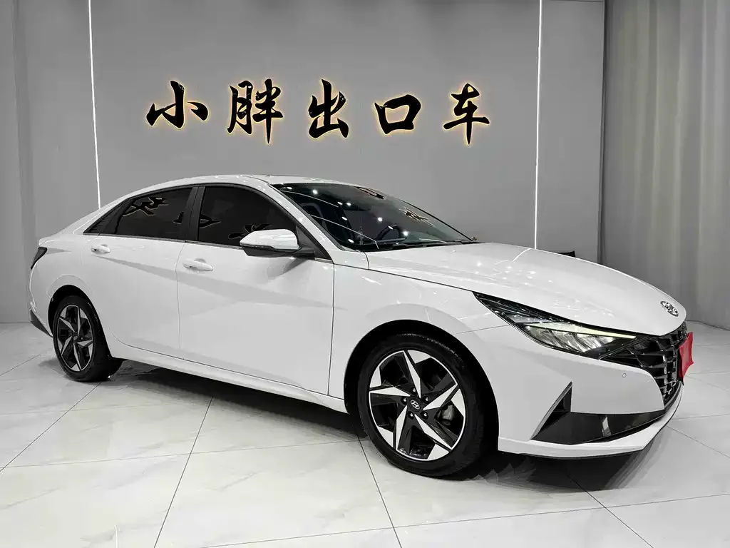 Hyundai Elantra — фото 2