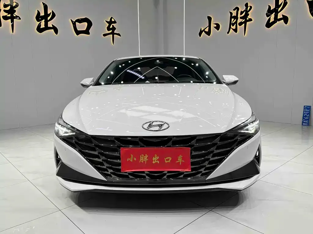 Hyundai Elantra — фото 5