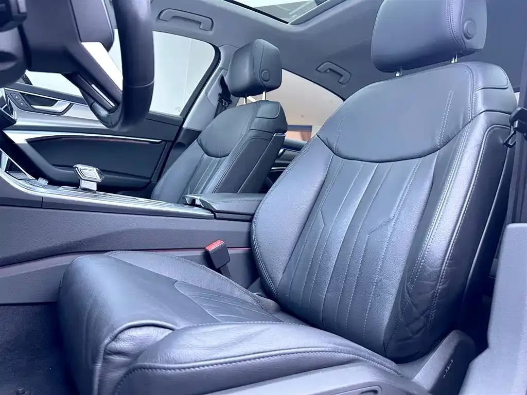 Audi A6L 2021 из CN, фото 2