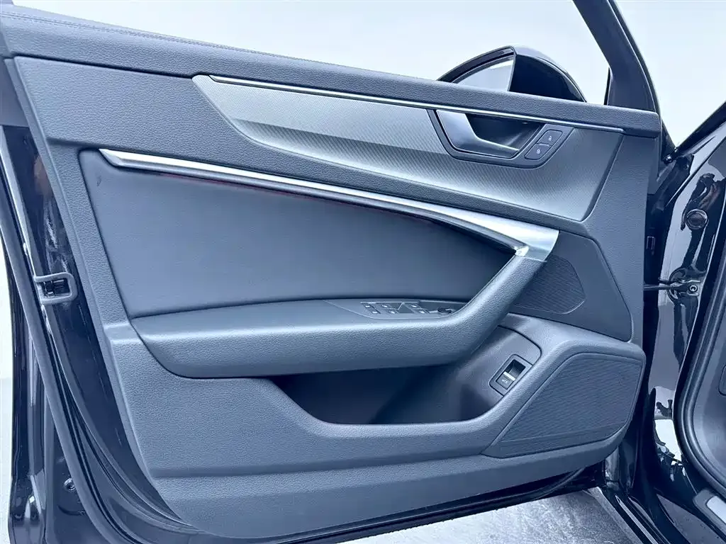 Audi A6L 2021 из CN, фото 9
