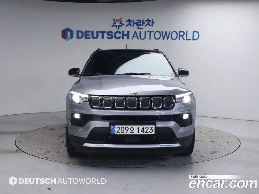 Jeep Compass — фото 9
