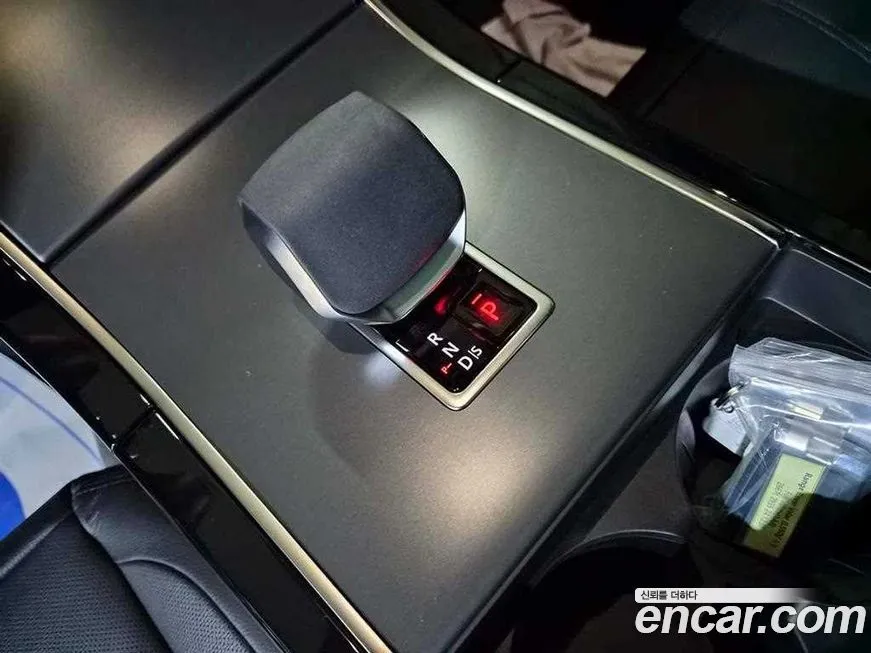 Land Rover Range Rover Velar 2025 из KR, фото 6