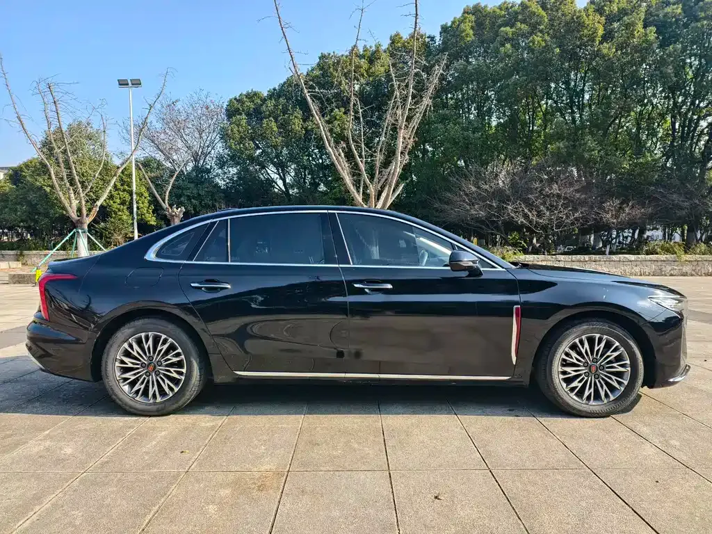 Hongqi H5 — фото 9