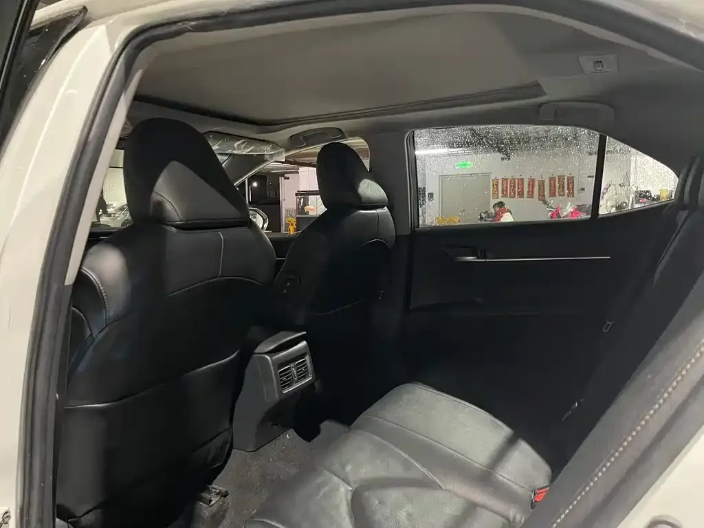 Toyota Camry 2021 из CN, фото 2