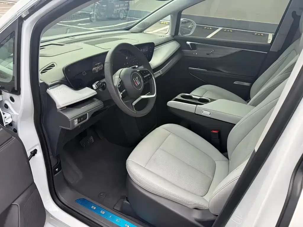 Buick GL8 2024 из CN, фото 3
