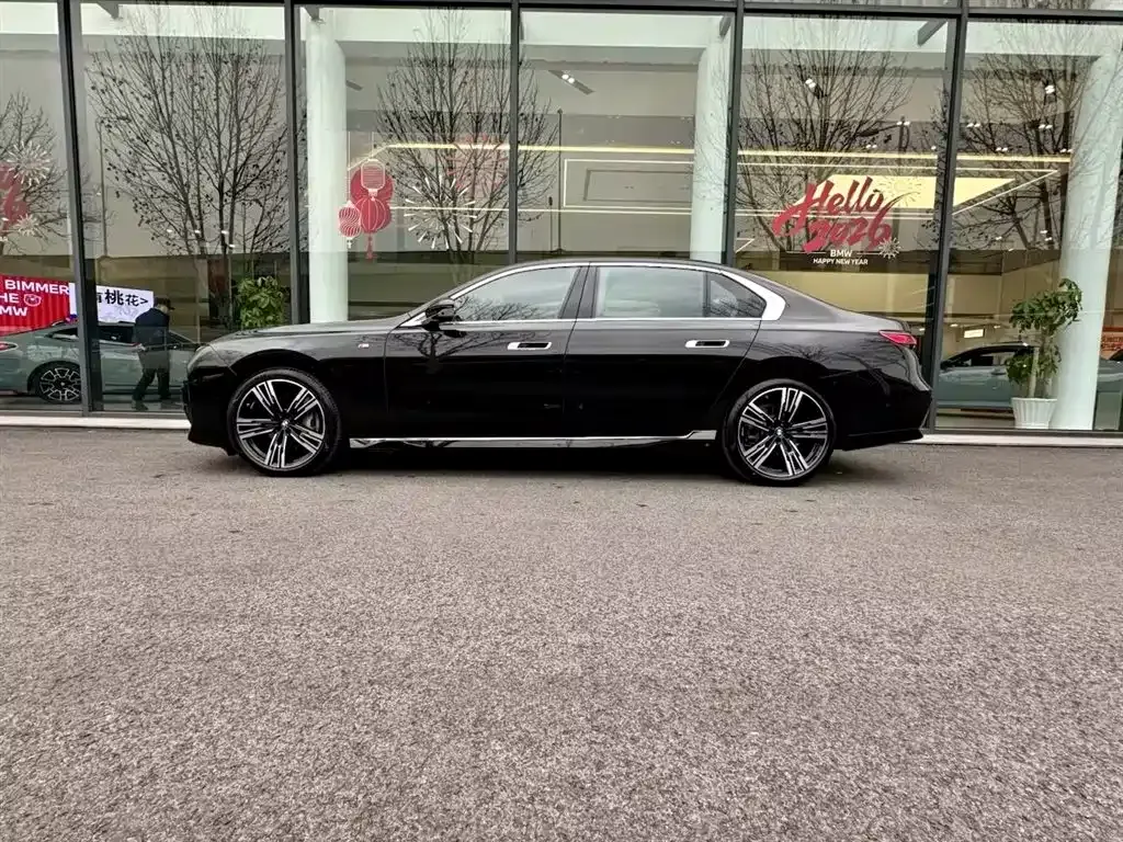 BMW 7 Series 2025 из CN, фото 9