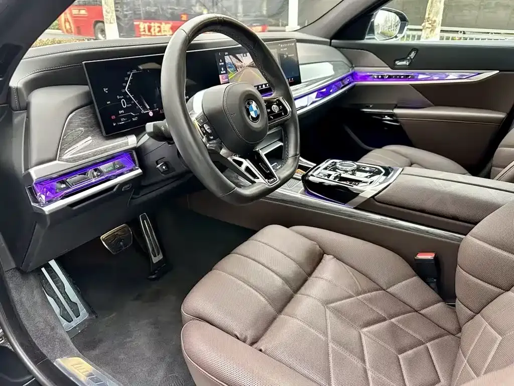 BMW 7 Series 2025 из CN, фото 10