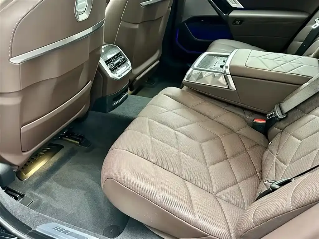 BMW 7 Series 2025 из CN, фото 3