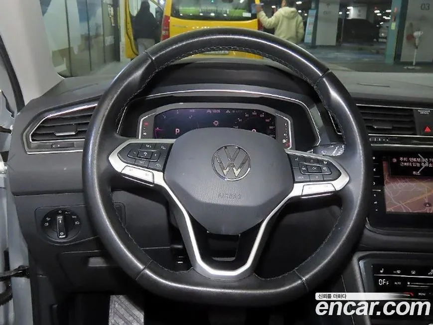 Volkswagen Tiguan — фото 10