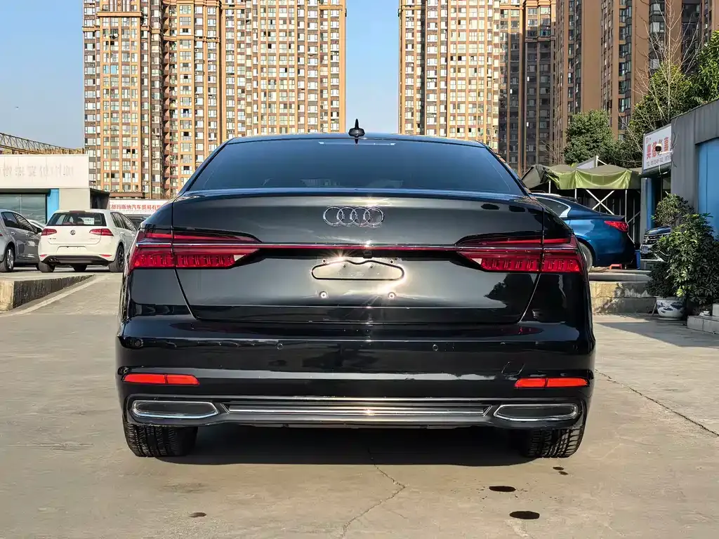 Audi A6L — фото 10