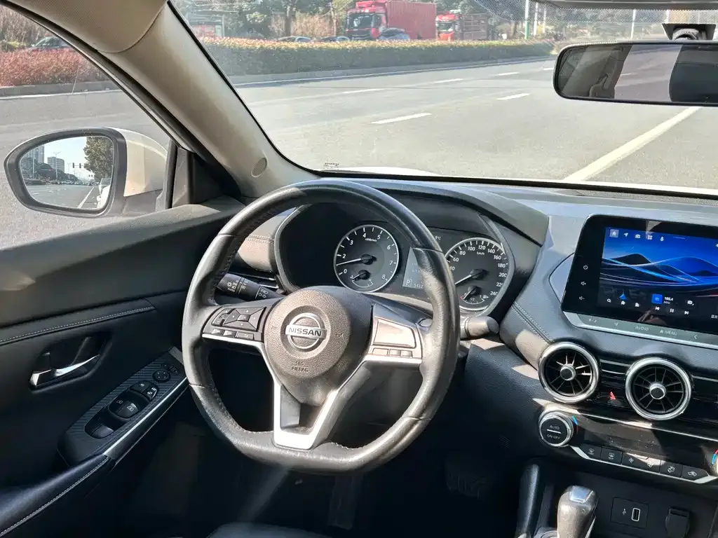 Nissan Sylphy 2022 из CN, фото 2