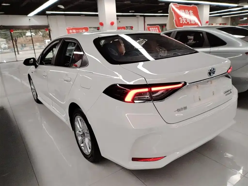 Toyota Corolla 2023 из CN, фото 8