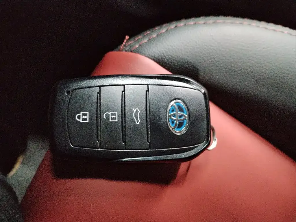 Toyota Corolla 2023 из CN, фото 10