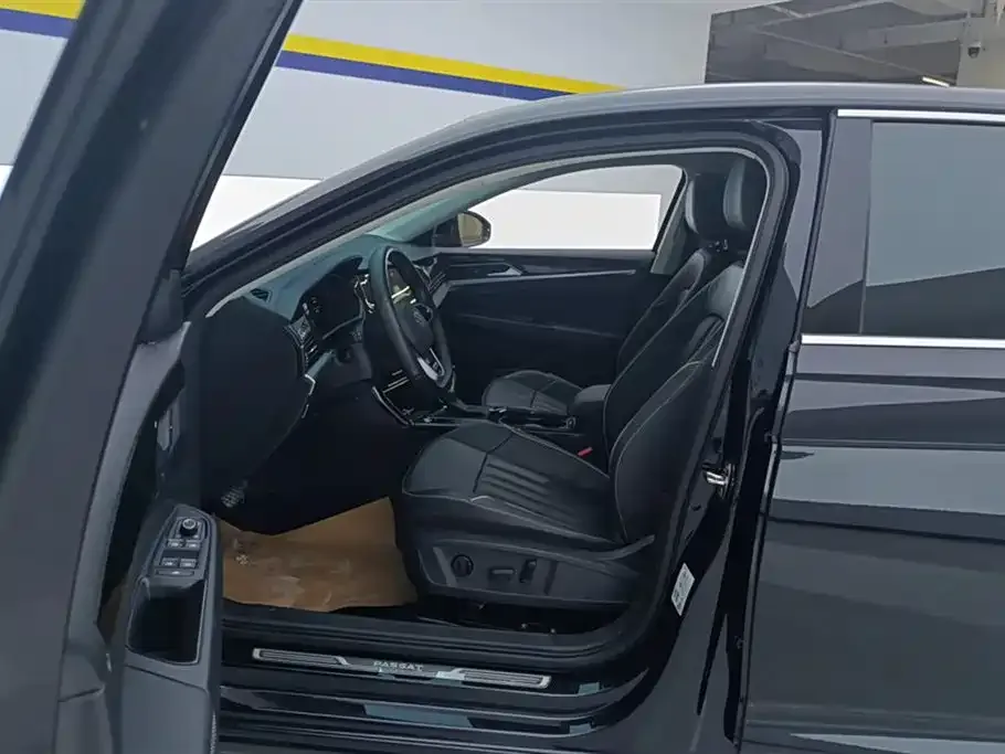 Volkswagen Passat 2023 из CN, фото 9