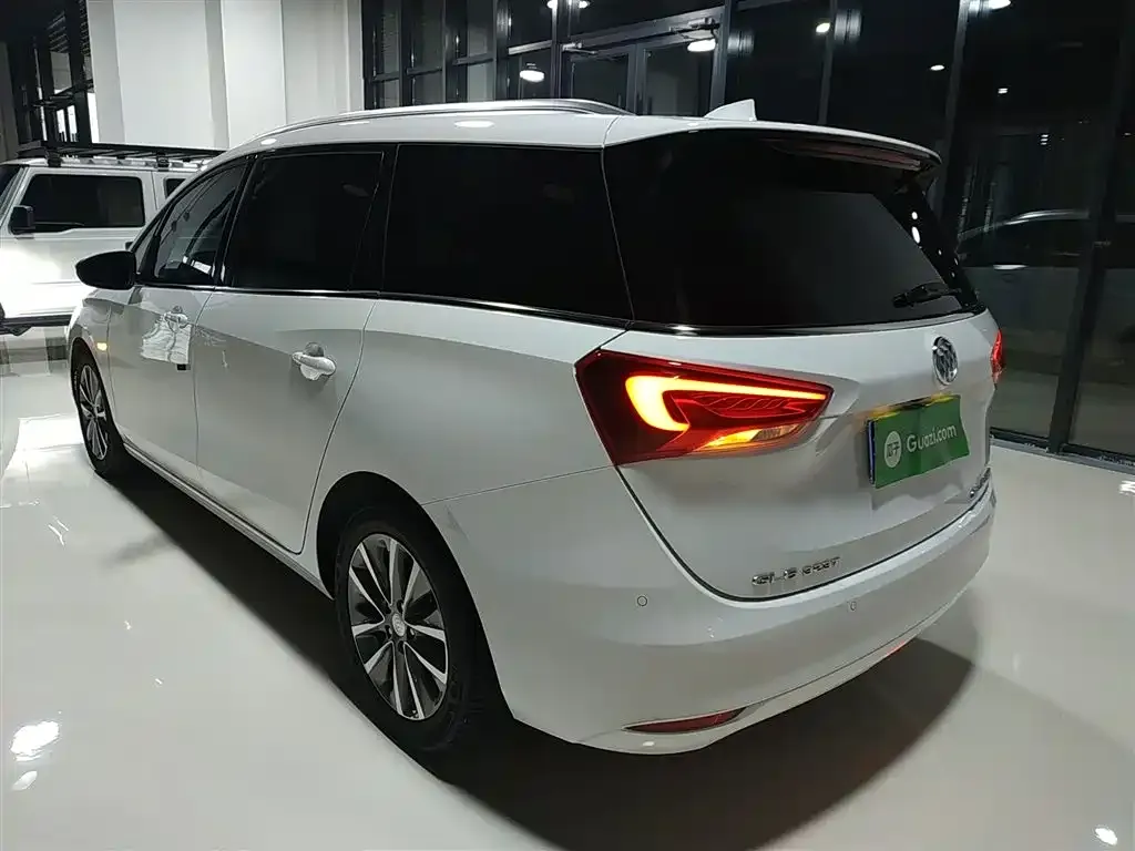 Buick GL6 2023 из CN, фото 2