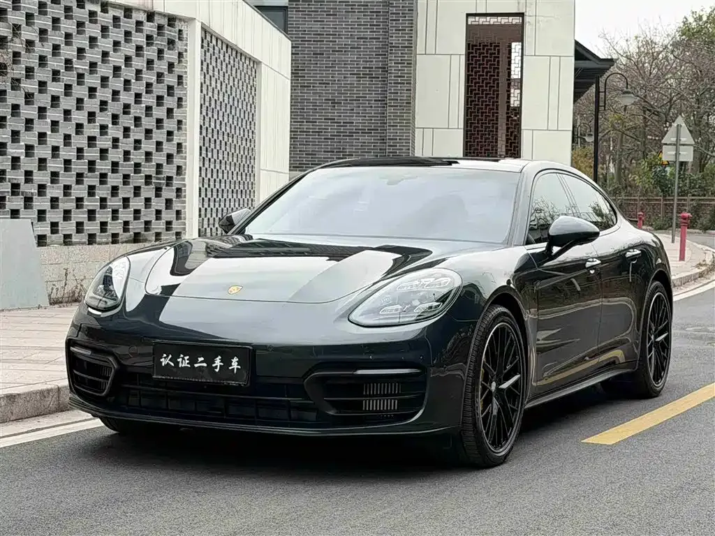 Porsche Panamera — фото 1