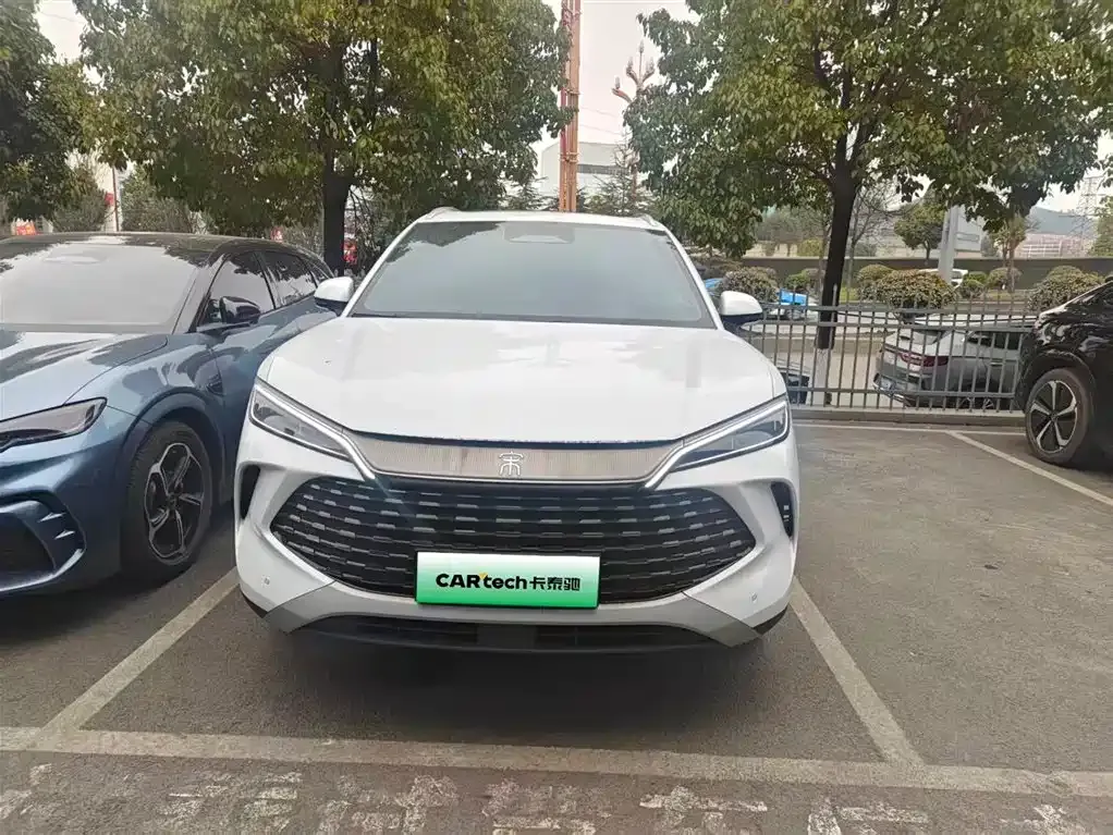 BYD L DM-i — фото 9