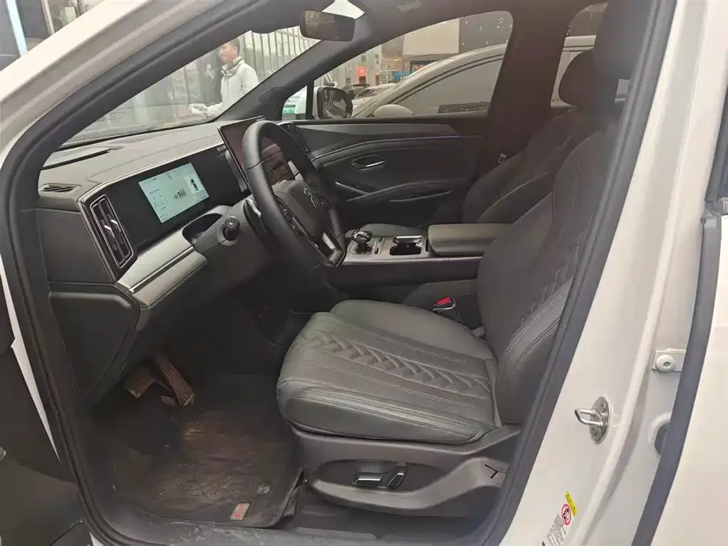 BYD L DM-i — фото 2