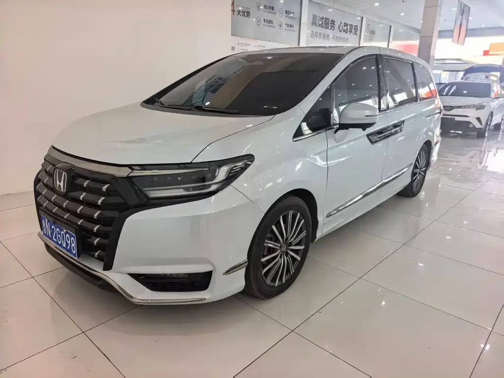 Honda Elysion 2024 из CN, фото 1