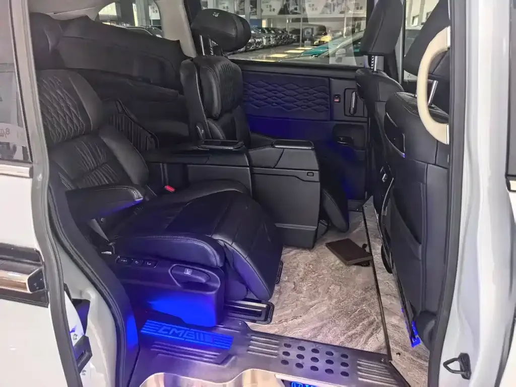 Honda Elysion 2024 из CN, фото 8